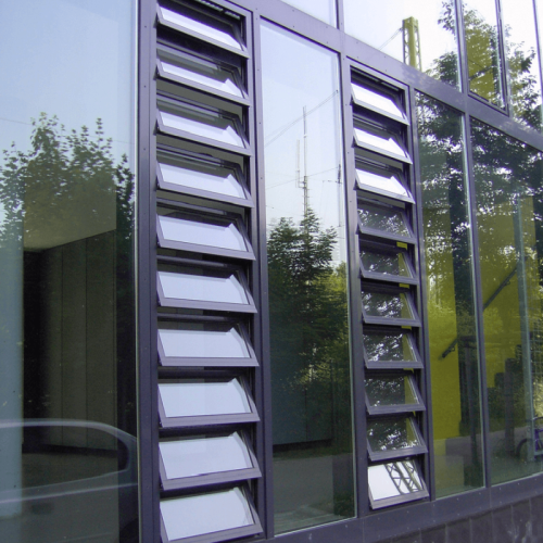 Otomatik jaluzi pencere