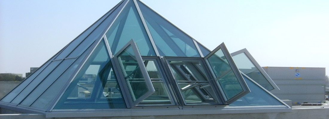 Motorlu otomatik pencere