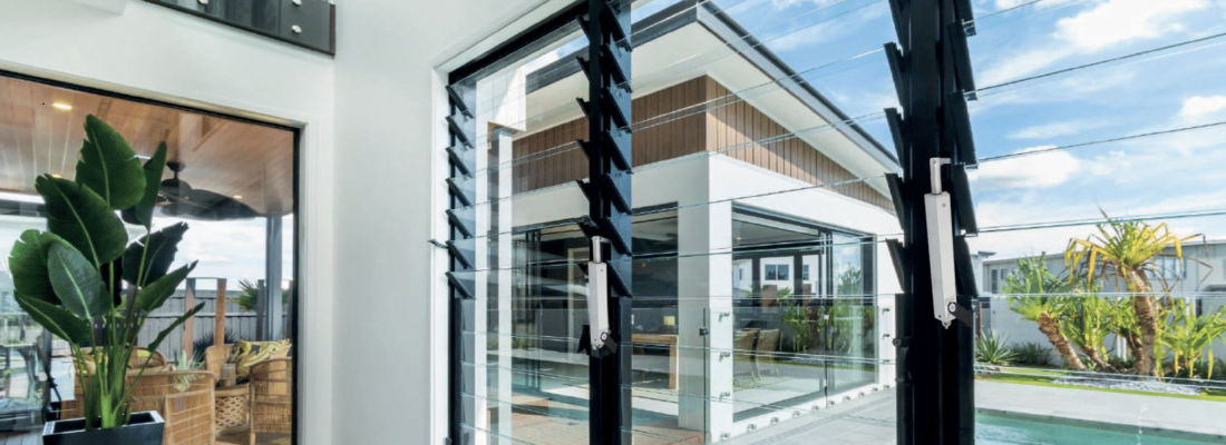 Motorlu otomatik pencere